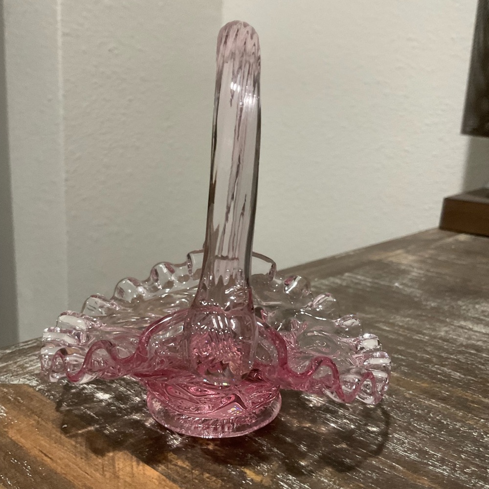 Fenton Pink mini basket with ruffled edge